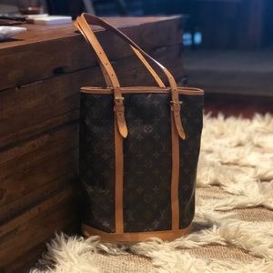 Authentic Louis Vuitton Monogram Bucket GM bag